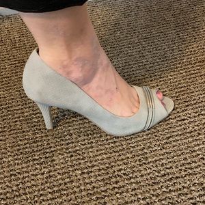 CLOSET CLEAN OUT SALE Dexflex heals. Size 11